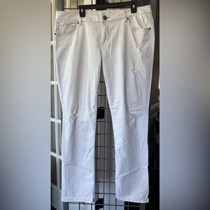 Cabi Slim Boyfriend Jeans in a creamy white Size 14